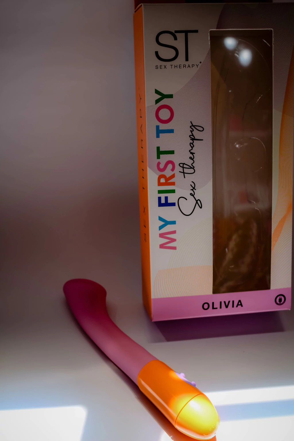 But vibrador simple recargable olivia- st-vb-0027