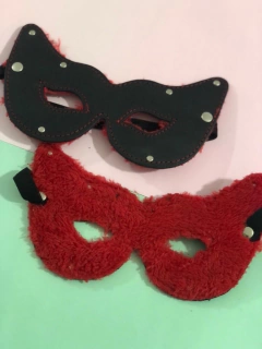 Kubiak antifaz de cuero con peluche rojo - KS25452