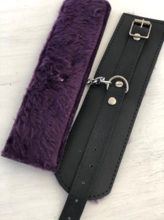 Kubiak esposas de cuero ancha con peluche lila y cadena - KS35250