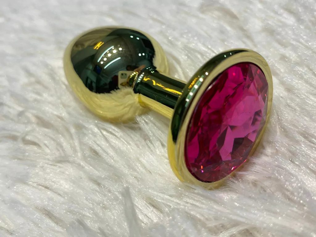 Sexa plug de metal dorado tamaño chico con gema rosada - Ss-sf-11053gsf