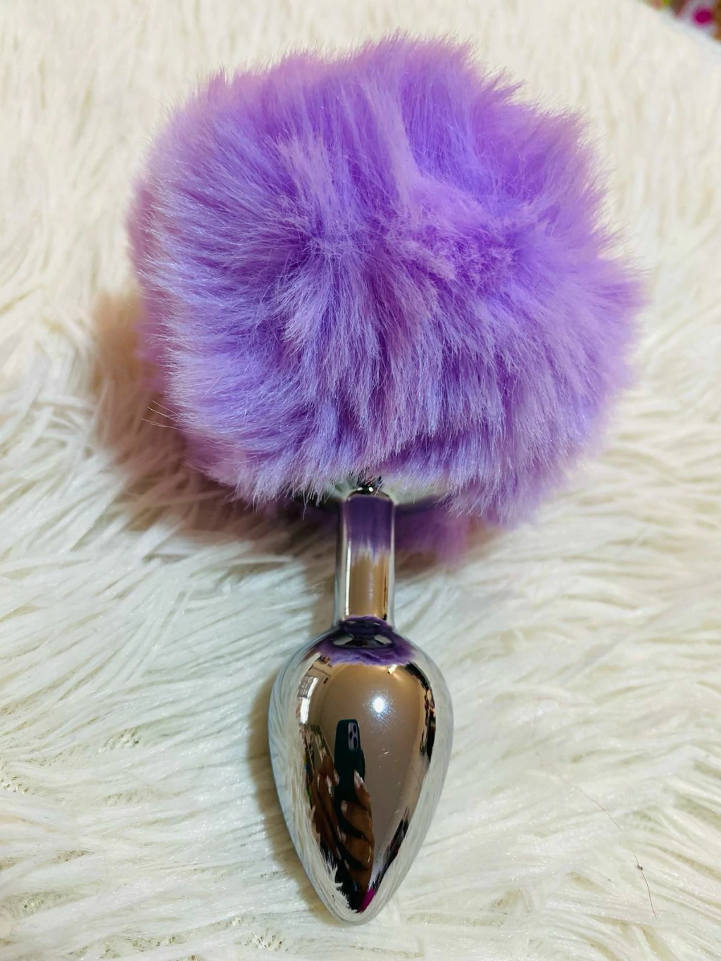 SEXS PLUG DE METAL 2,6 x 7 cm POMPON LILA - 007