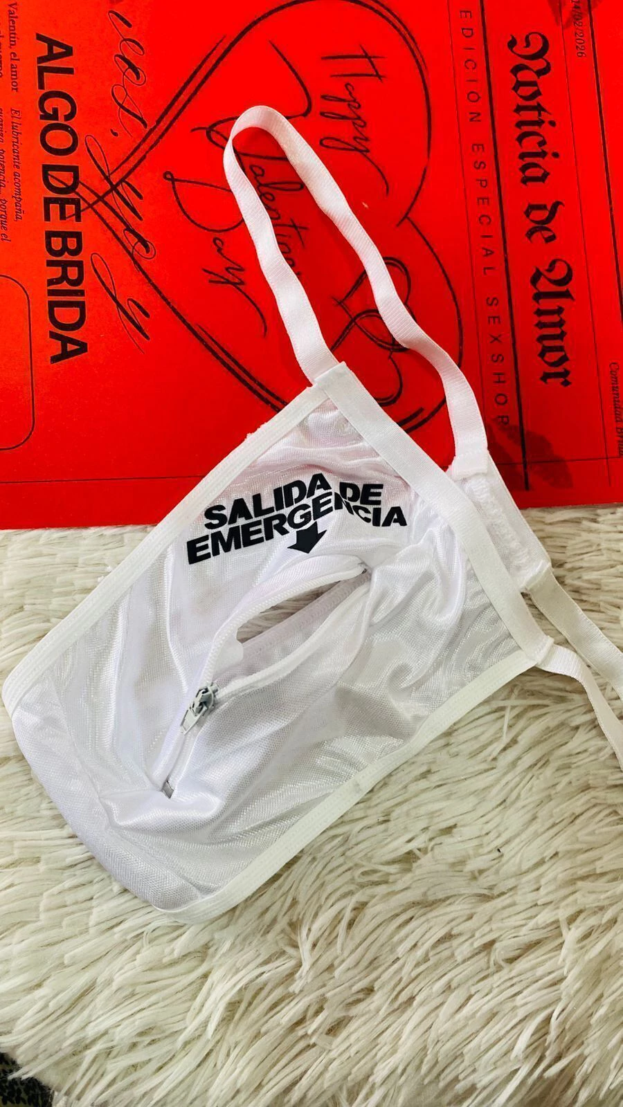 Pasionel tanga less blanca salida de emergencia con cierre 150b