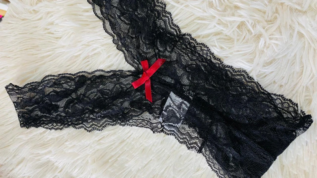 Sweet tanga de puntilla negra - 169