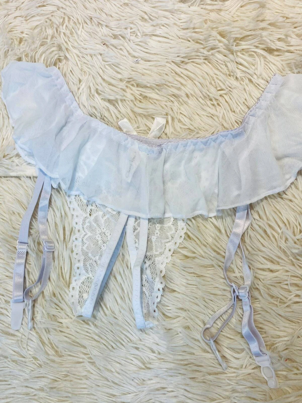 Sweet tanga abierta con portaligas y pollerita blanca - 126