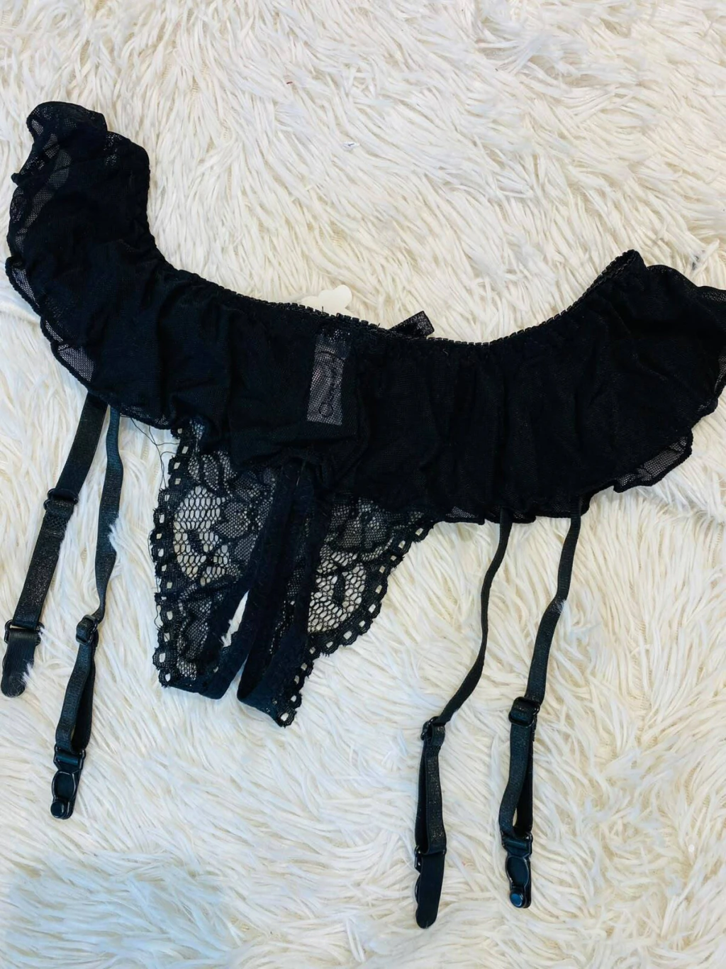 Sweet tanga abierta con portaligas y pollerita negra - 126