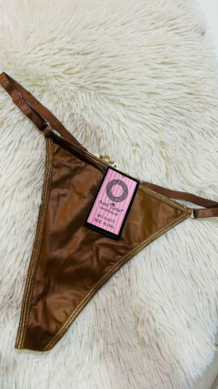 Sweet tanga de vinilo con strass marron - 194, foto 1 de 3