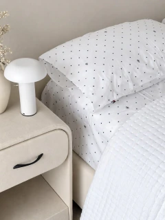 Kit de sábanas Crest Dot Tommy Hilfiger + Cubrecama Alba Blanco, foto 2 de 4