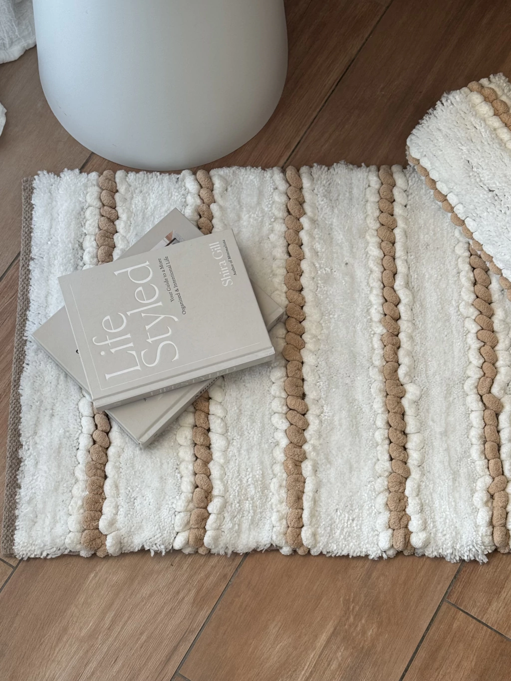 Alfombra c/ Pompones Blanco GHI-121
