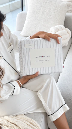 Juego de sabanas Monogram Grey Tommy Hilfiger, foto 3 de 3
