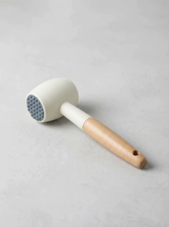 Martillo Tiernizador C/Mango Madera Claro GH-2446