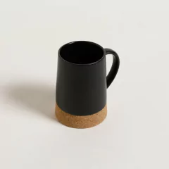 Mug conico negro base corcho, foto 3 de 4