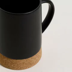 Mug conico negro base corcho, foto 4 de 4