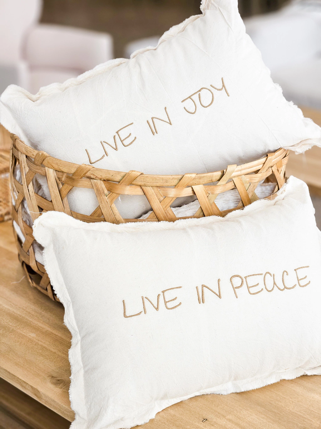 Pack x2 almohadones live in peace - live in joy natural