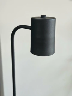 Lampara de pie tubo, foto 2 de 3