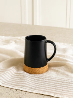 Mug conico negro base corcho, foto 1 de 4