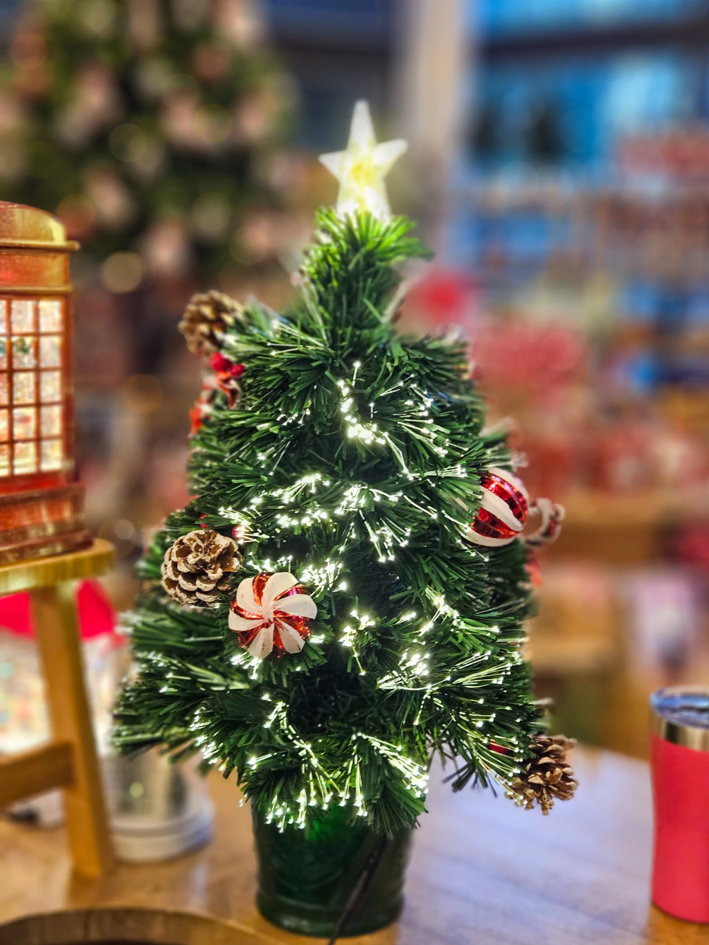 Arbol de Navidad Decorado Con Luces
