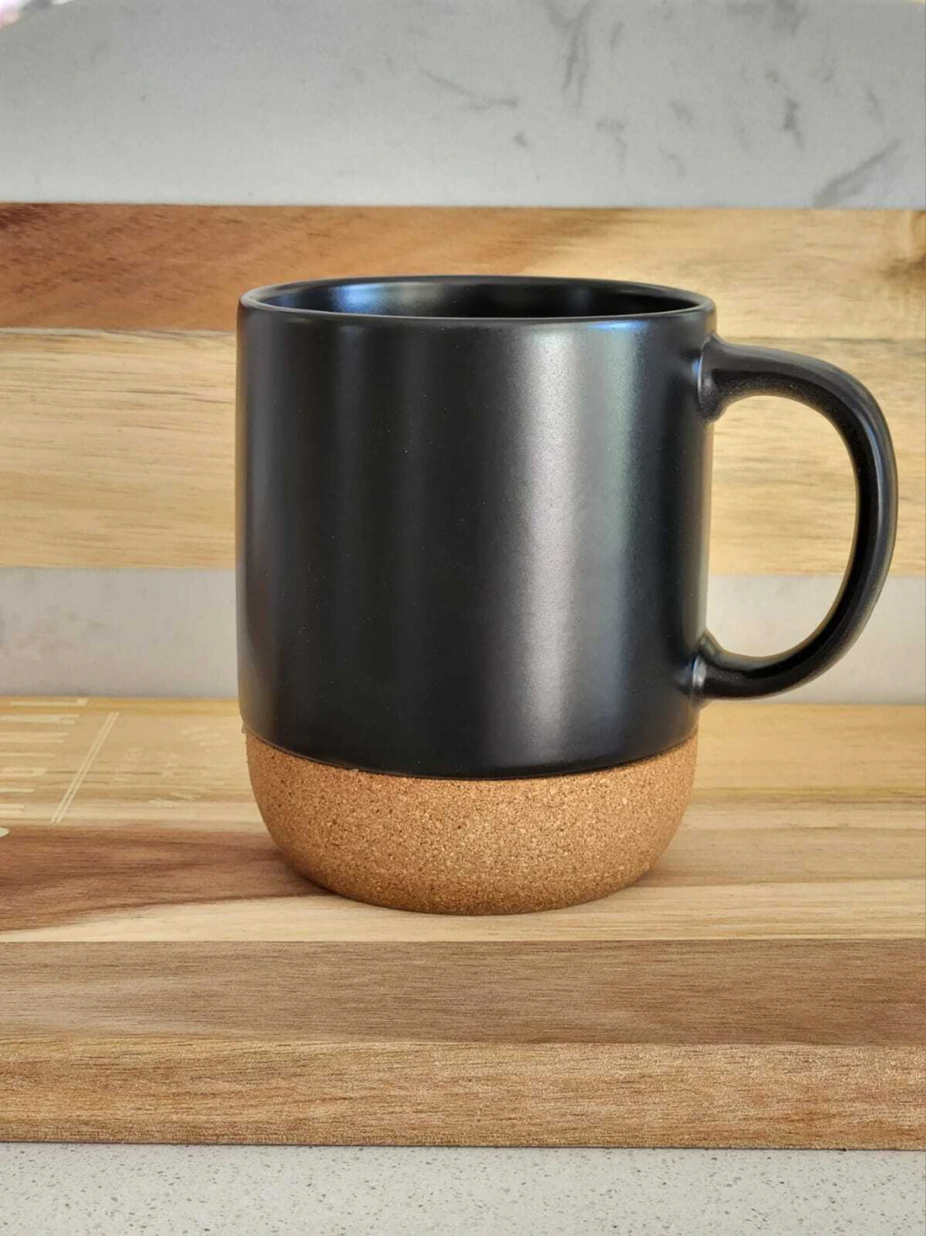 Mug negro base corcho