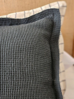 Funda de almohadon waffle 50x50 - gris grafito, foto 2 de 3