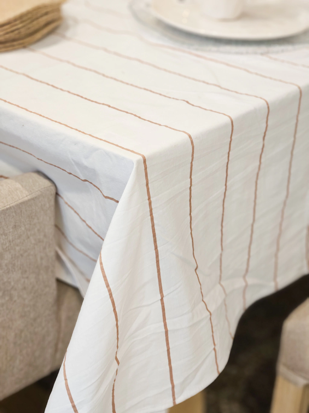 Mantel off white con raya marrón