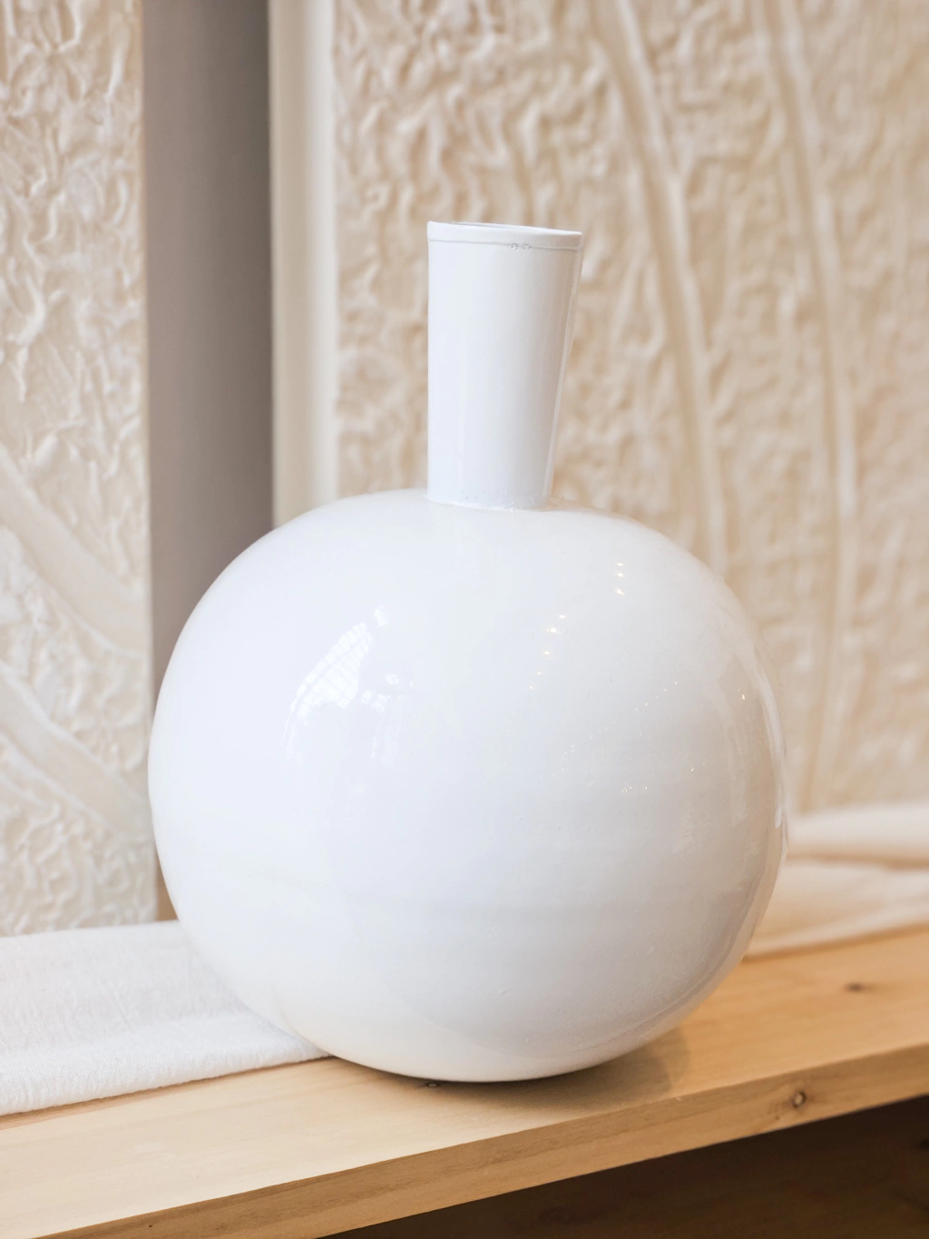 Florero big opaque white