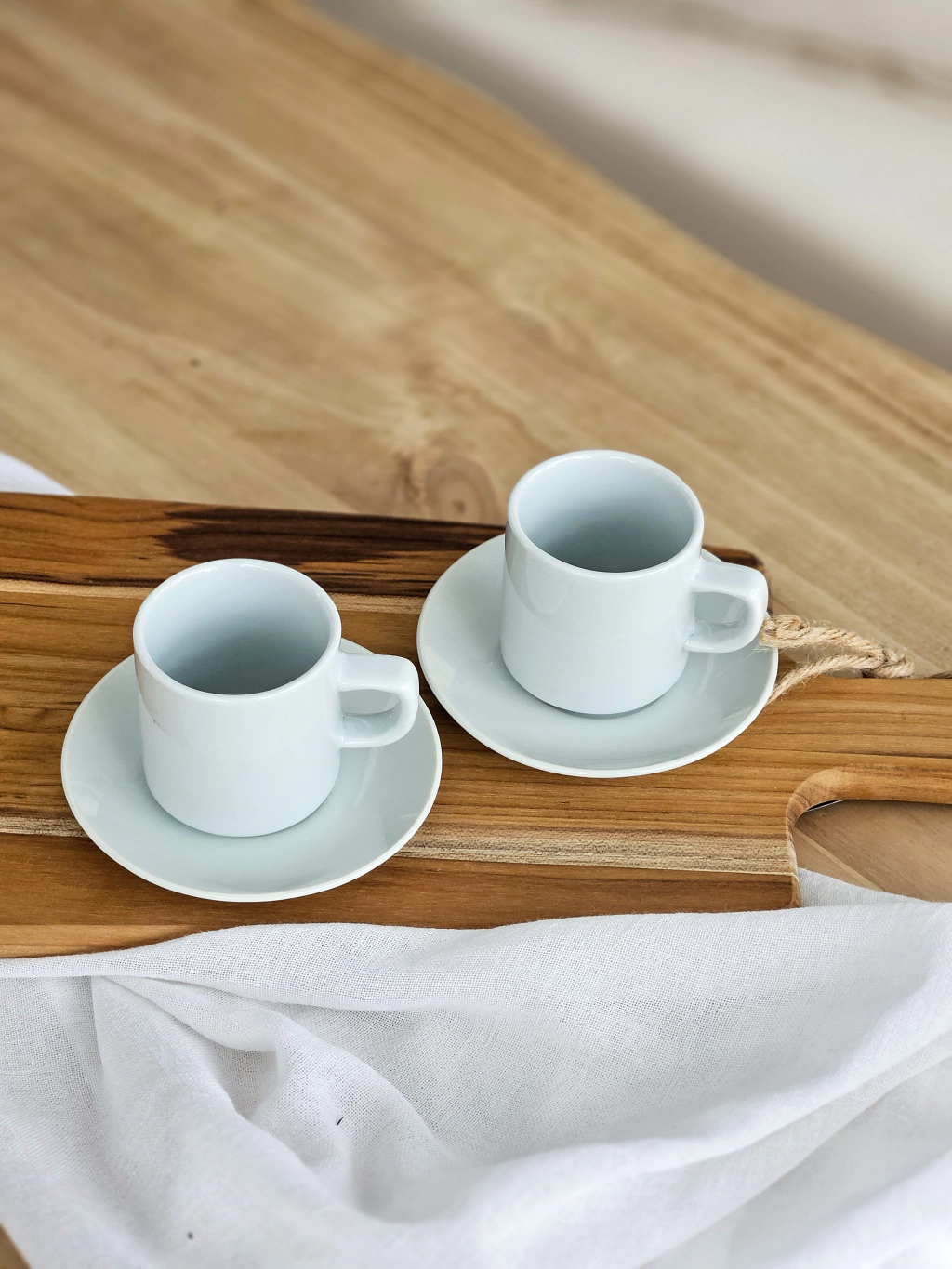 Set x6 tazas de ceramica blanca lisa con plato