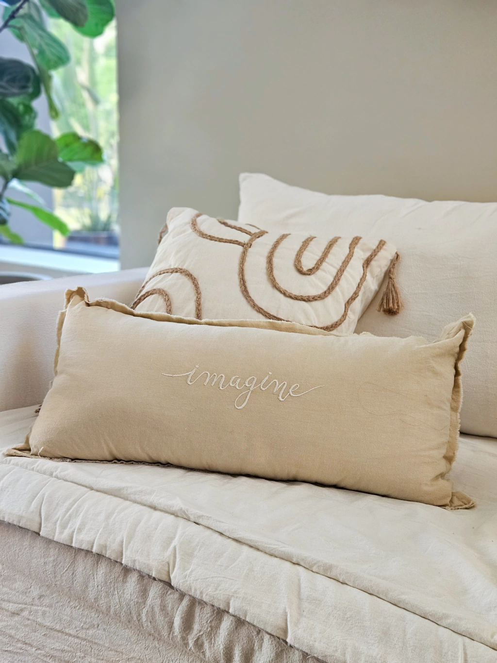 Almohadon con relleno imagine bordado arena 35x70