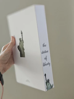 Libro decorativo The Statue of Liberty, foto 2 de 2