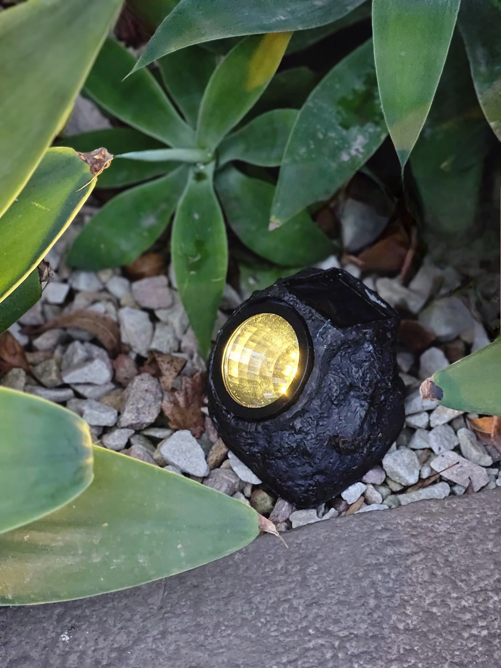 Lampara Solar simil Piedra