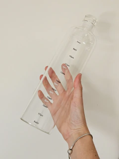 Botella de vidrio Graduada con Tapa Vidrio 1000ml, foto 1 de 3