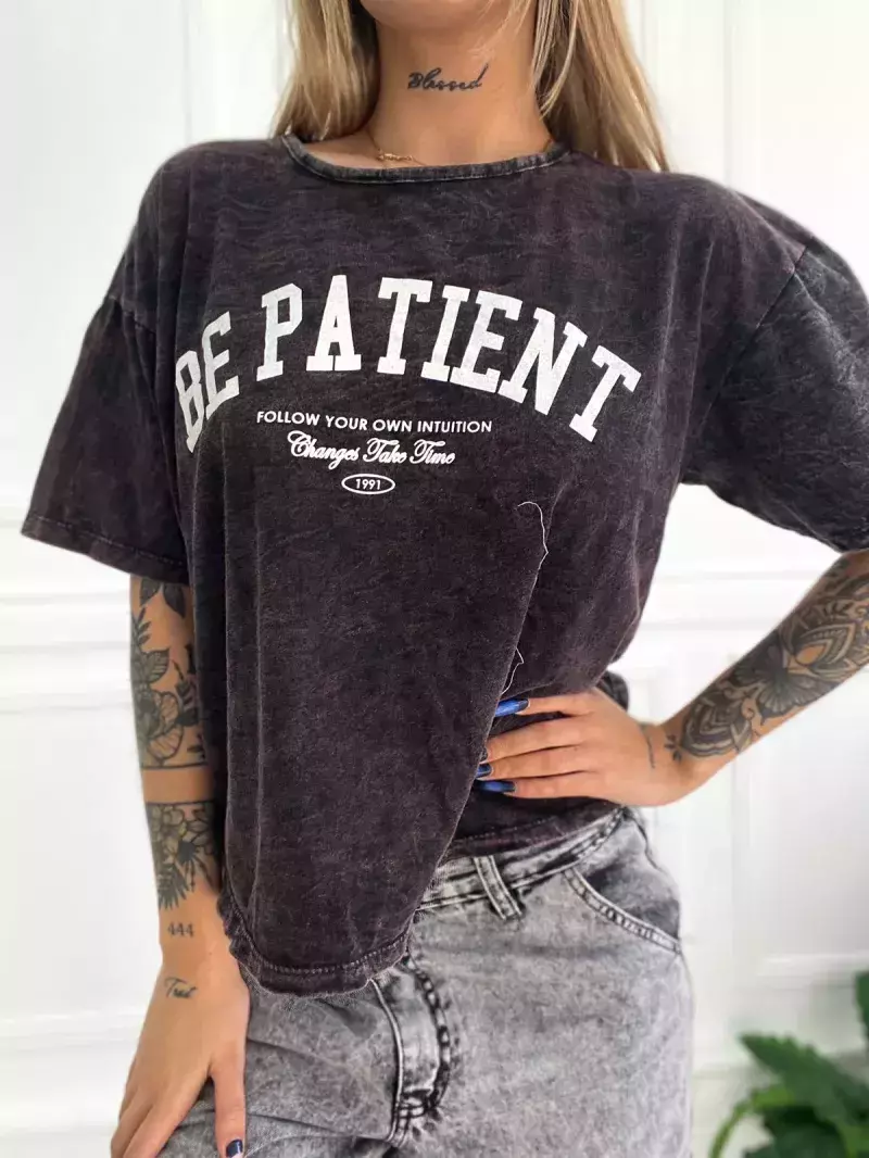 Remera algodon corte clasico Be Patient