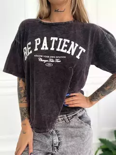 Remera algodon corte clasico Be Patient