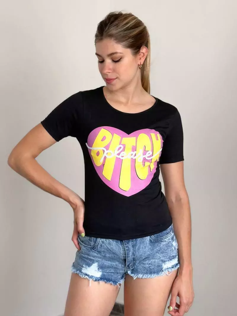 Remera de algodón y lycra Bitch