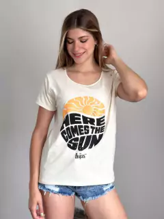 Remera de algodón y lycra Here comes the sun, foto 2 de 7