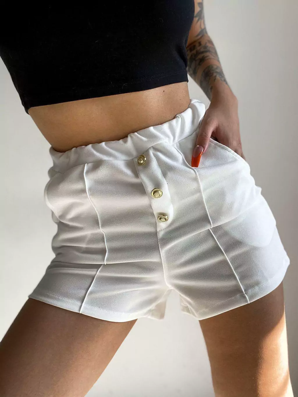 Short MARBELLA de crep con botones