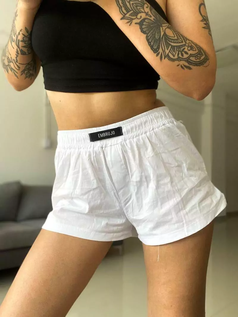 Short de poplin con lycra Embrujo