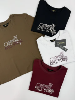 Remera Crop Still Strong, foto 2 de 12