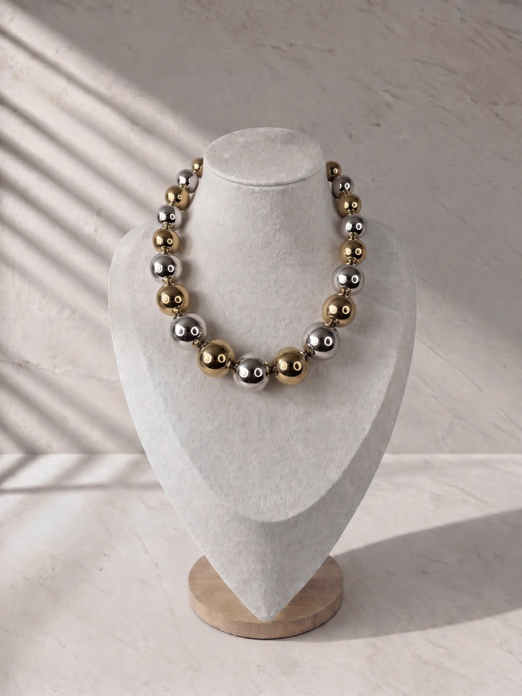 Collar Lira