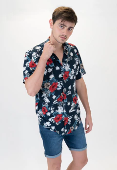 Camisa Manga Corta Fibrana Flor Roja, foto 2 de 5