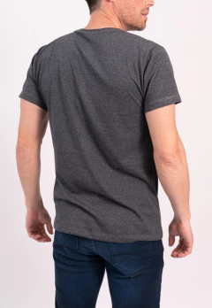 Remera Jersey Est Fangio Gris, foto 4 de 5