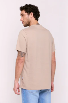 Remera Con Alforzas Iron Vison, foto 3 de 5