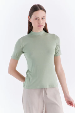Remera Cuello Alto Rapunzel Verde Pastel, foto 3 de 5