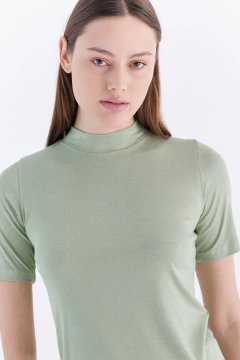 Remera Cuello Alto Rapunzel Verde Pastel, foto 2 de 5