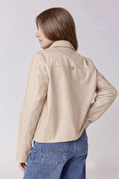 Campera De Cuero Turquesa Beige, foto 3 de 3