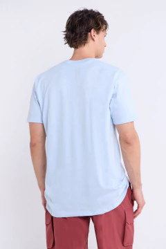 Remera Bordada Elio Celeste, foto 3 de 4