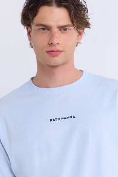Remera Bordada Elio Celeste, foto 2 de 4