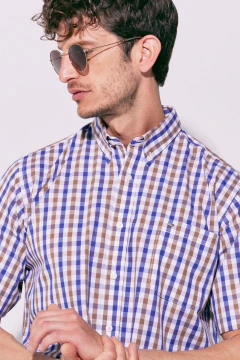Camisa Corte Básico Manga Corta cuadros rellenos Chocolate y Azul, foto 2 de 5