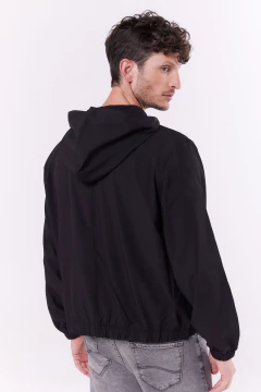 Campera Rompeviento Maine Negro, foto 4 de 5