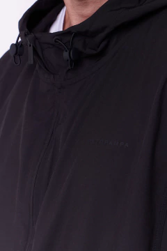 Campera Rompeviento Maine Negro, foto 2 de 5