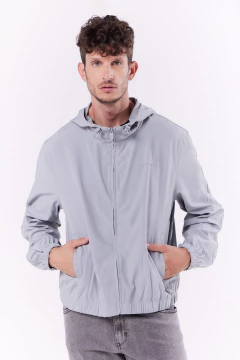 Campera Rompeviento Maine Gris Medio, foto 1 de 5